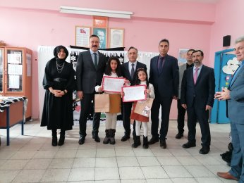 Öğrenciler karne heyecanı yaşadı