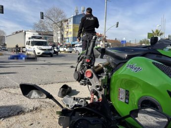 Motosikletin çarptığı yaya öldü, sürücü ağır yaralandı