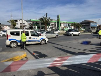 Motosikletin çarptığı yaya öldü, sürücü ağır yaralandı