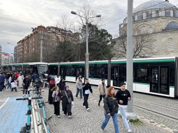 Şüpheli çanta tramvay seferlerini aksattı