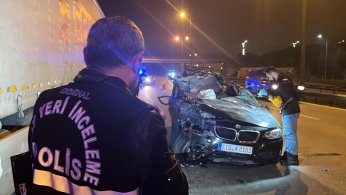 Otomobil tıra çarptı: 1 ölü, 2 yaralı