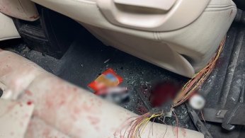 Otomobil tıra çarptı: 1 ölü, 2 yaralı