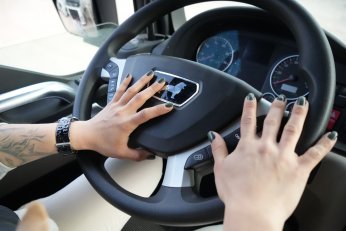 Tonlarca yükle şehirler arası mekik dokuyor