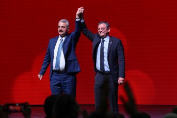 Özel, ‘Tüm renkleri kucaklayacağız’