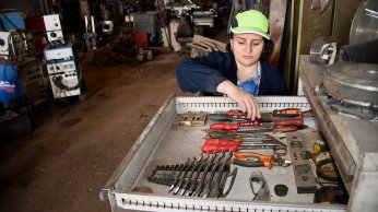 Eşini kanserden kaybetti, atölyenin başına geçti