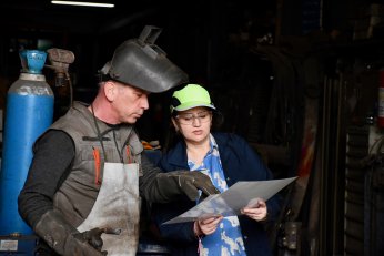 Eşini kanserden kaybetti, atölyenin başına geçti