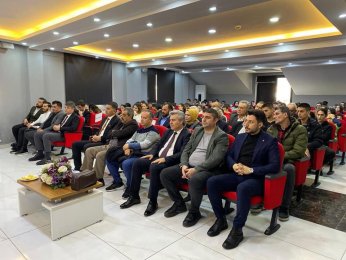 Ünlü konuklar panelde buluştu 