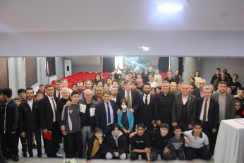 Ünlü konuklar panelde buluştu 