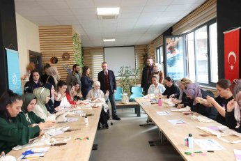 Büyükakın, çocukların Ramazan şenliğine katıldı