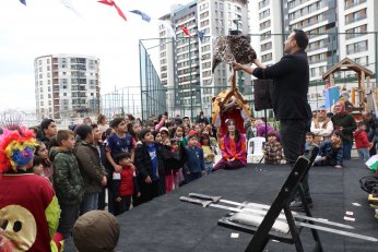 Büyükakın, çocukların Ramazan şenliğine katıldı