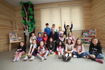 Büyükakın, çocukların Ramazan şenliğine katıldı