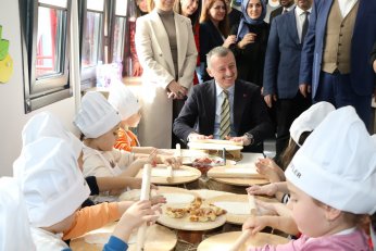 Büyükakın, Lokomotif Köy’de çocuklarla buluştu