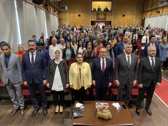 ‘Bir çocuğumuzun elinden lütfen tutun’