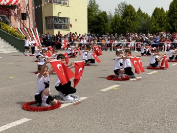 Gölcük’te 23 Nisan coşkusu