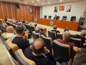 Sezer, muhtarlarla bir araya geldi