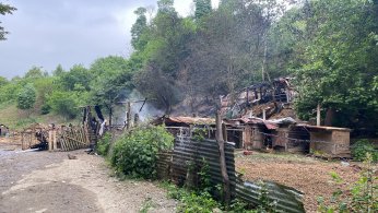 Ahırda çıkan yangında 4 büyükbaş telef oldu