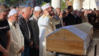 Pres makinesine sıkışarak ölen fabrika sahibi defnedildi