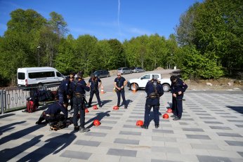 İtfaiyeden teleferikte nefes kesen tatbikat