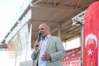 Tarihi İpekyolu’nda nefes kesen yarış