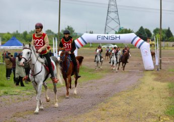 Tarihi İpekyolu’nda nefes kesen yarış