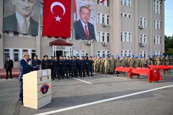 Özel gereksinimli gençler bir günlüğüne asker oldu