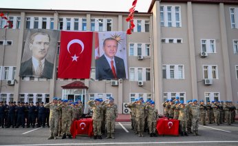 Özel gereksinimli gençler bir günlüğüne asker oldu