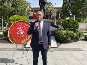 CHP Gölcük’ten çelenk sunumu