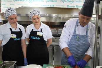 Hollandalı öğrenciler Türk mutfağını öğreniyor