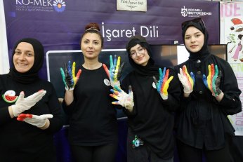 ‘Filistin meselesine  sağır olmayalım’