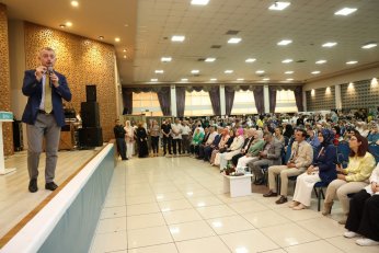 ‘Filistin meselesine  sağır olmayalım’