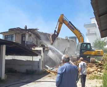 Yıkılan metruk bina sayısı 131’e ulaştı
