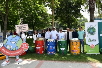 Denizden çıkan  atıklar dikkat çekti