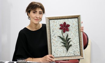 Hobi olarak başladı,  sanatçılar yetiştiriyor