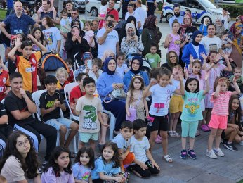 Gölcüklü çocuklar, eğlenceye doydu
