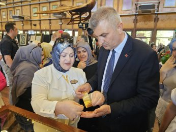 GÖLMEK sergisi Kervansaray’da açıldı