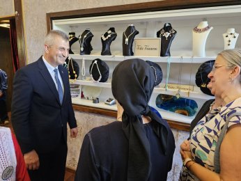 GÖLMEK sergisi Kervansaray’da açıldı