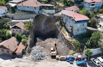 Değirmendere’de toprak kaymasına hızlı müdahale