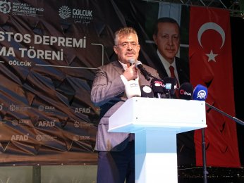 Deprem şehitleri dualarla anıldı