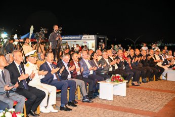 Deprem şehitleri dualarla anıldı