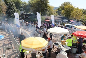 Festivalde 8 bin balık-ekmek ikramı