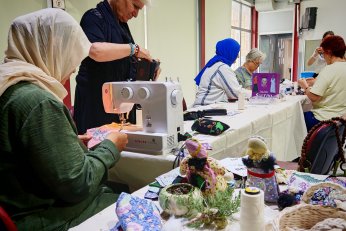 Sanatseverler bez bebek  atölyesinde buluştu