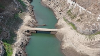 Yuvacık Barajı’nda eski köprü göründü