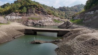 Yuvacık Barajı’nda eski köprü göründü