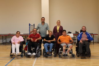 Engelleri aşan ekipten sahne hazırlığı