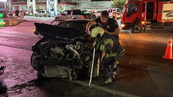 İki otomobil çarpıştı: 4 yaralı