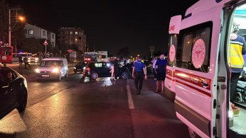 İki otomobil çarpıştı: 4 yaralı