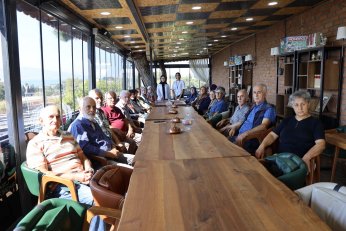 Saygınlar Kulübü sosyal hayata katıyor