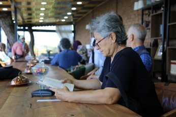 Saygınlar Kulübü sosyal hayata katıyor