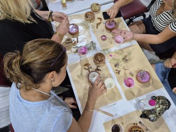 Gölcüklü kadınlar mum tasarımı yaptı