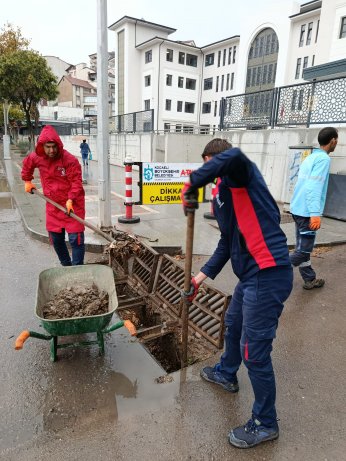 Büyükşehir’den olası su baskınlarına karşı tedbir